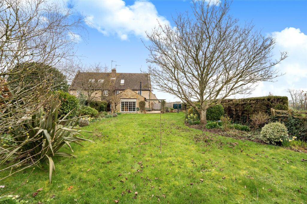 Spring Farm Court, Duns Tew, Oxfordshire, OX25 photo 3