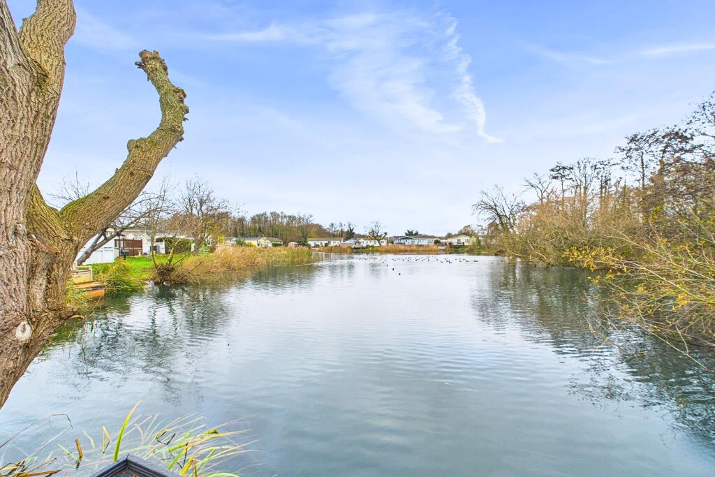 Barton Broads Park, Barton-upon-Humber, North Lincolnshire, DN18 photo 4