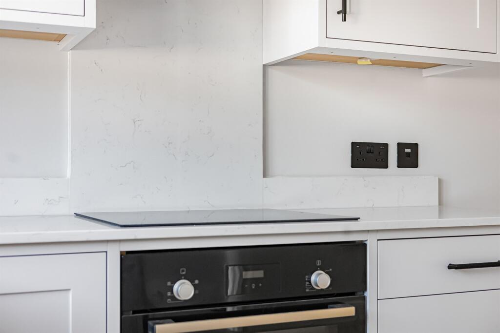 House in Reading, Caversham Park - More