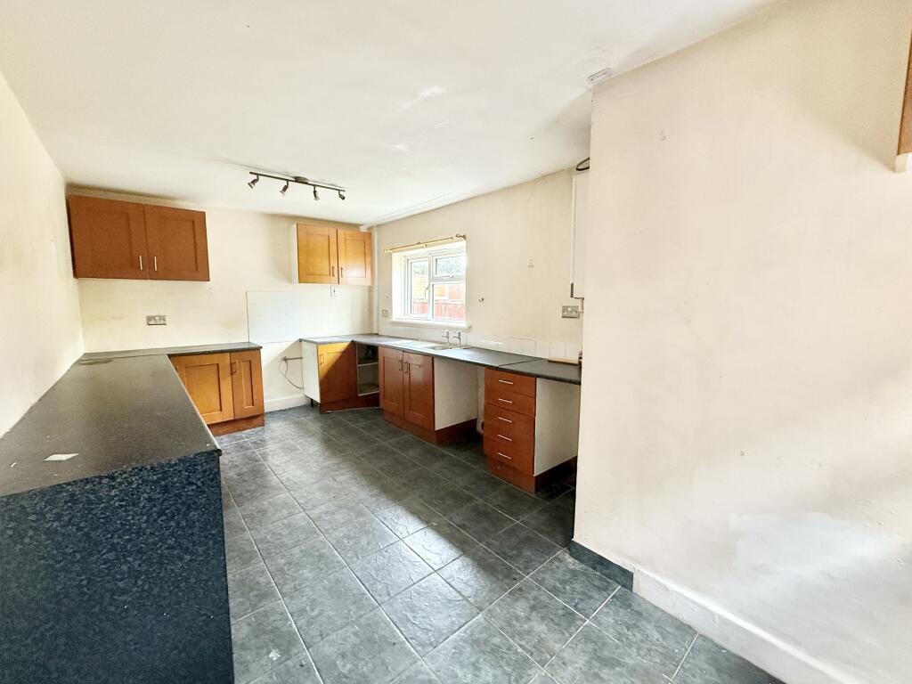 House in Stoke-on-Trent - View 3