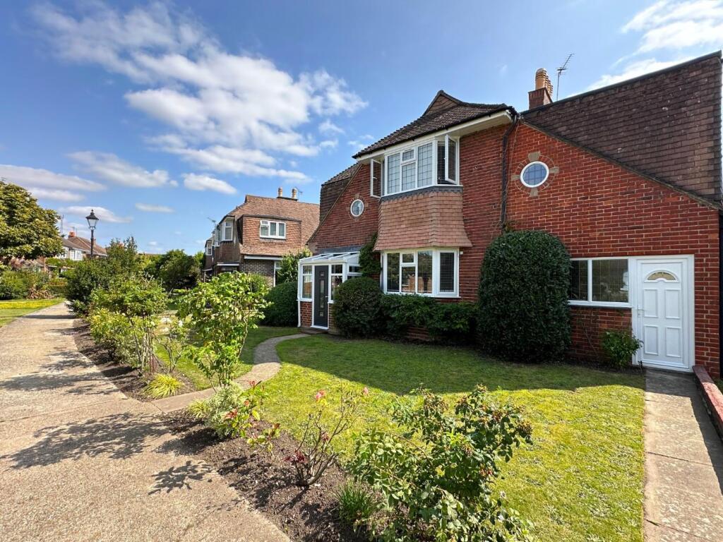 Main image of property: Manor Close, Havant