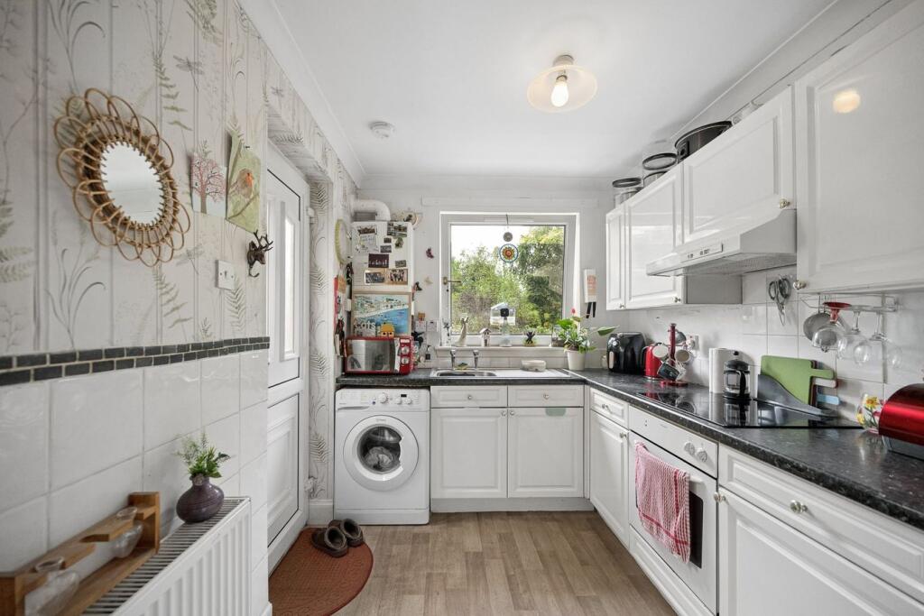 Apartment in Wishaw, Eastview, Cambusnethan - More