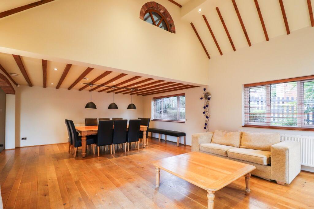 House in Northampton, Weedon Bec - View 5