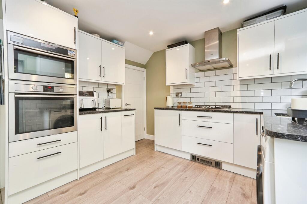 House in Leeds, West Yorkshire - View 4