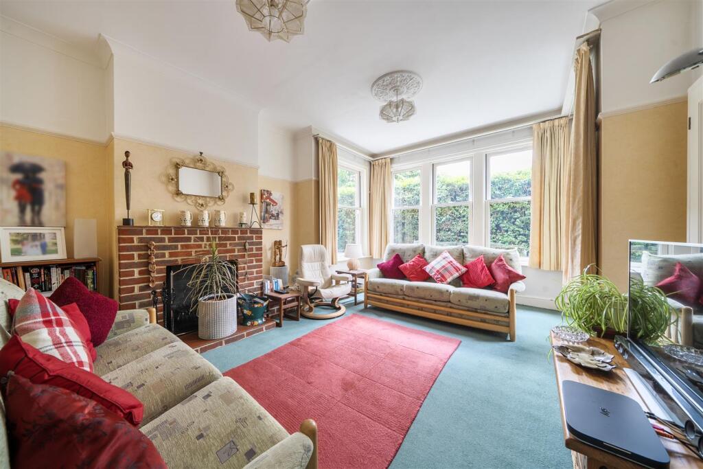 House in London, Green Street Green - View 3