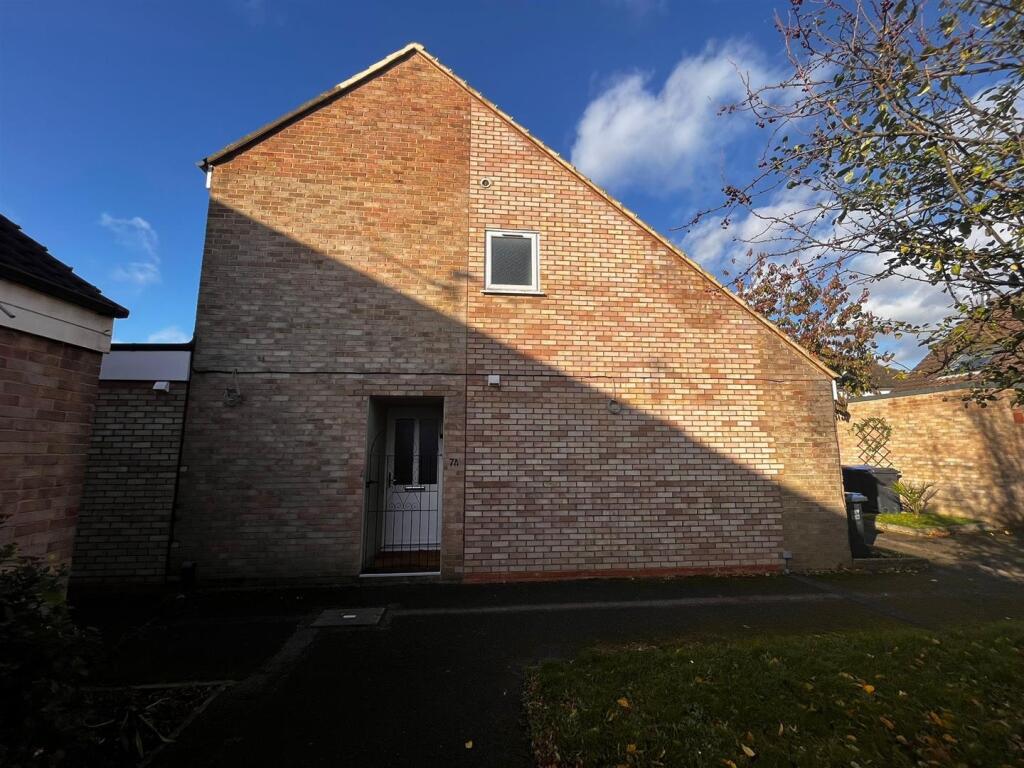 Main image of property: Strawmead, Hatfield