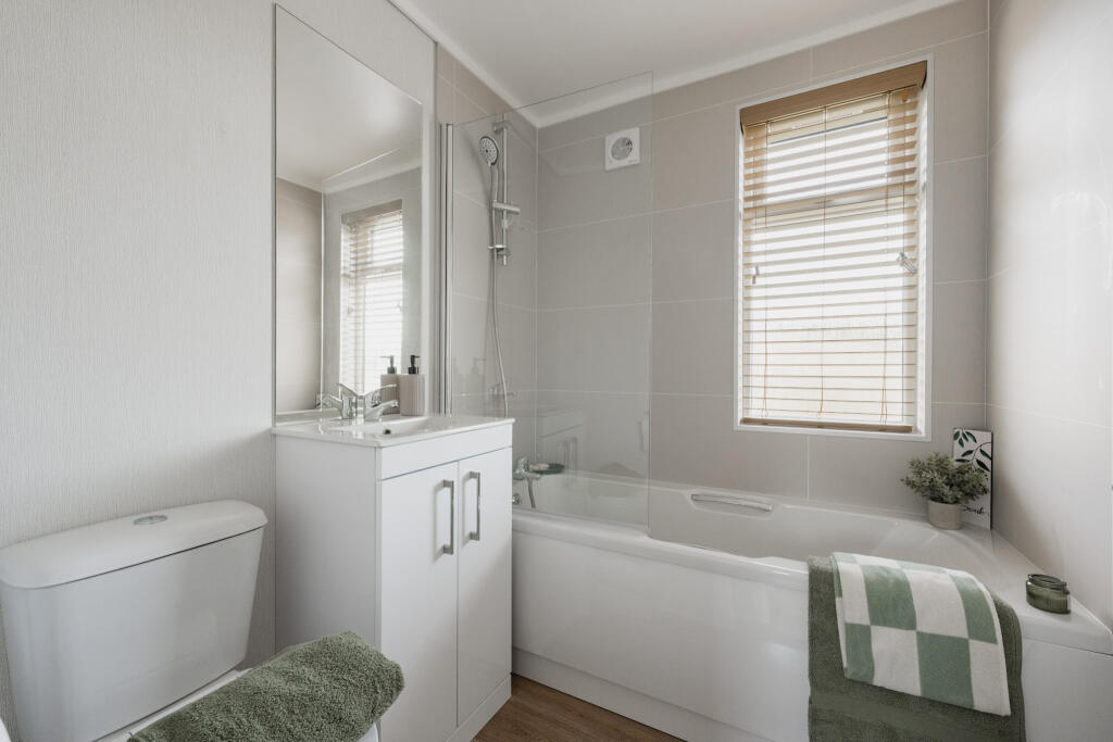 Two Bed Prestige Sonnet (40x20), Belton Country Park, Stepshort, Belton, Norfolk, NR31 9JS photo 5