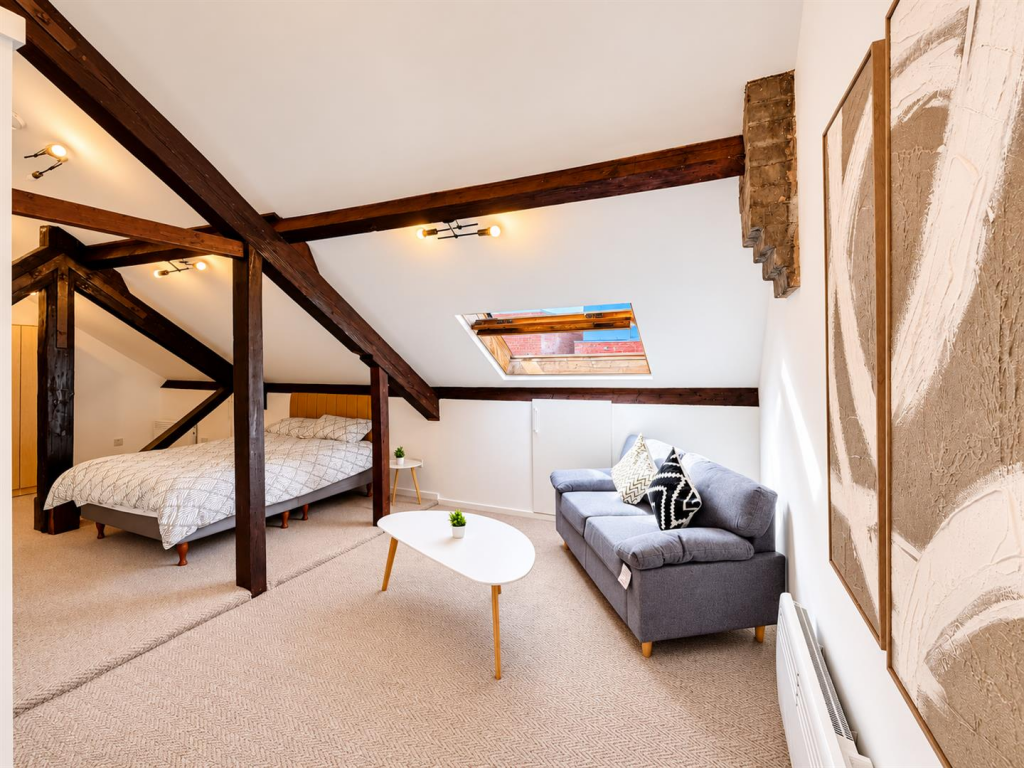 Main image of property: Professional Apartment - York Street, Leicester