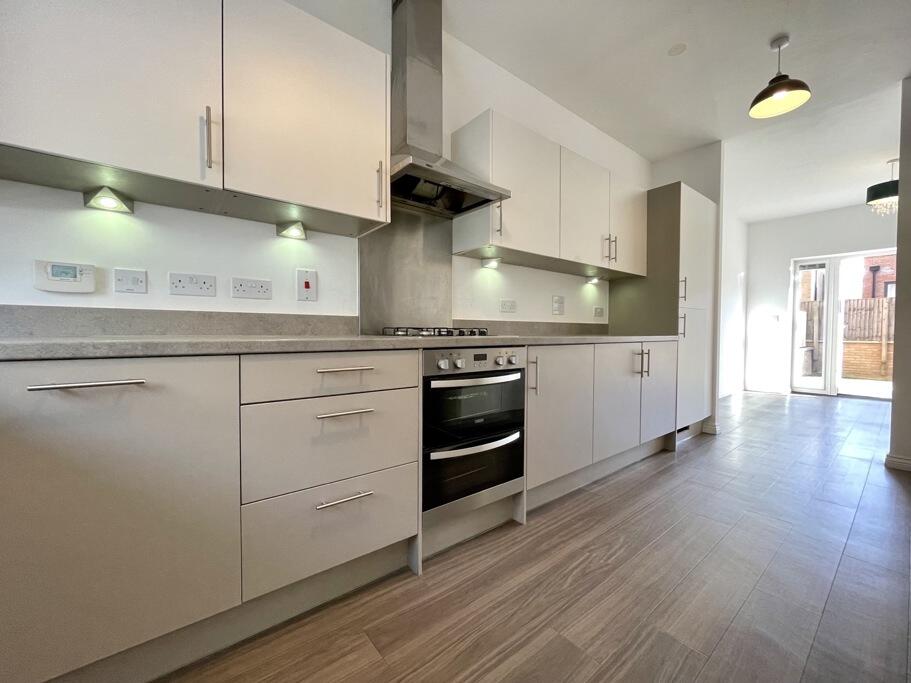 House in Milton Keynes, Central Milton Keynes - View 4