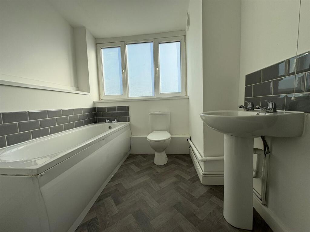 House in Cardiff, Tylorstown - View 5