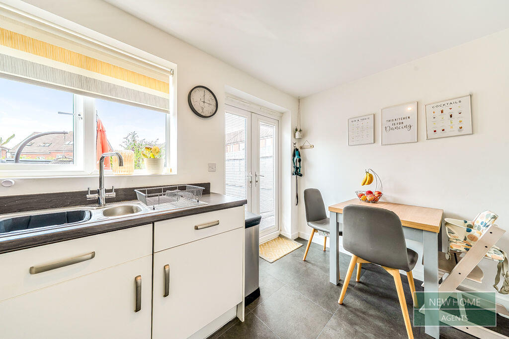 House in Warwick, Whitnash - View 5