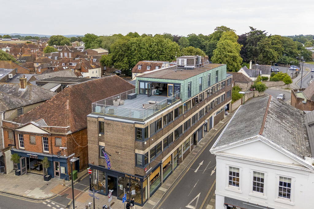 Main image of property: 42 South Street And 1 Old Market Avenue, Chichester, West Sussex, PO19 1SP