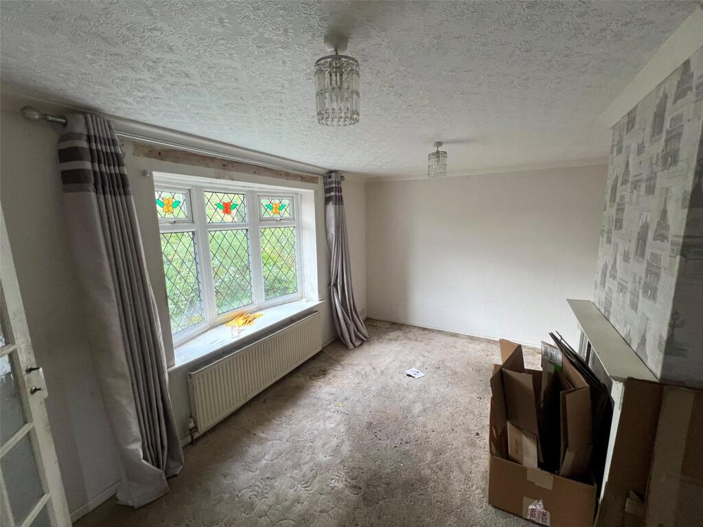 House in Oldham, Hathershaw - View 2