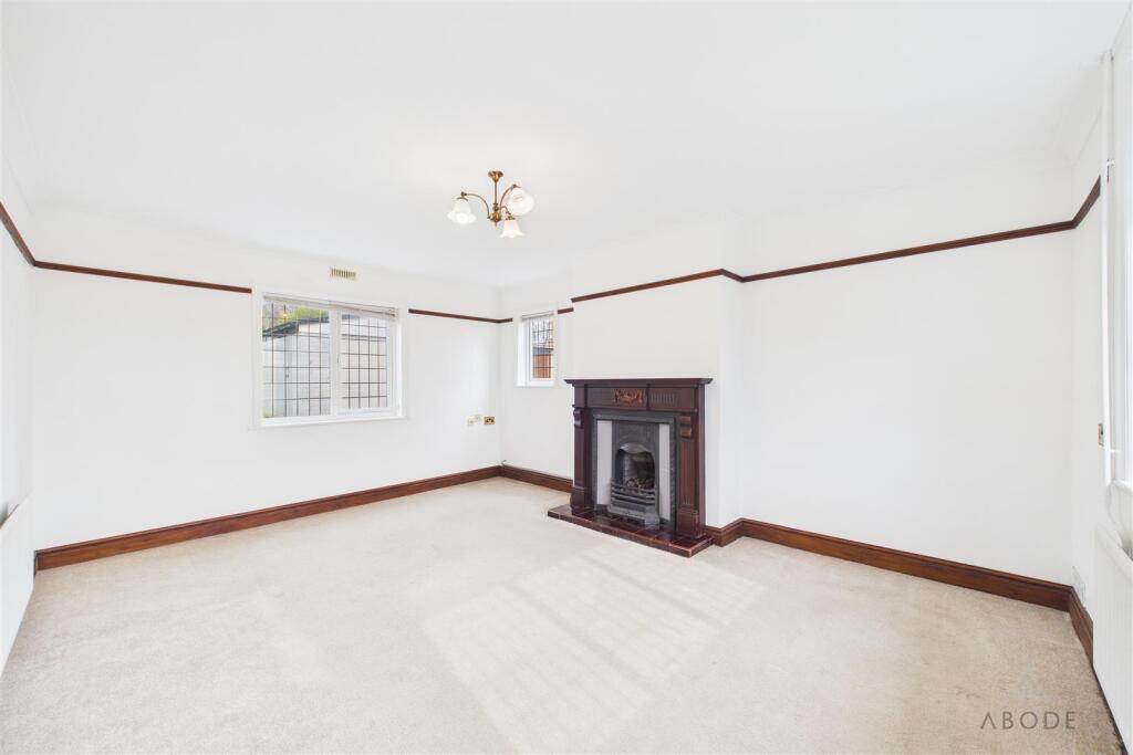 Uttoxeter Road, Draycott, Stoke-On-Trent photo 2