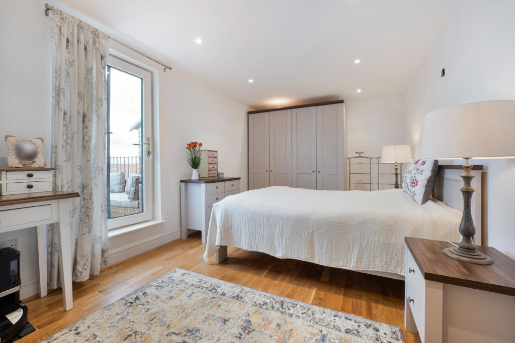 Apartment in Waverley, Witley and Milford - View 4