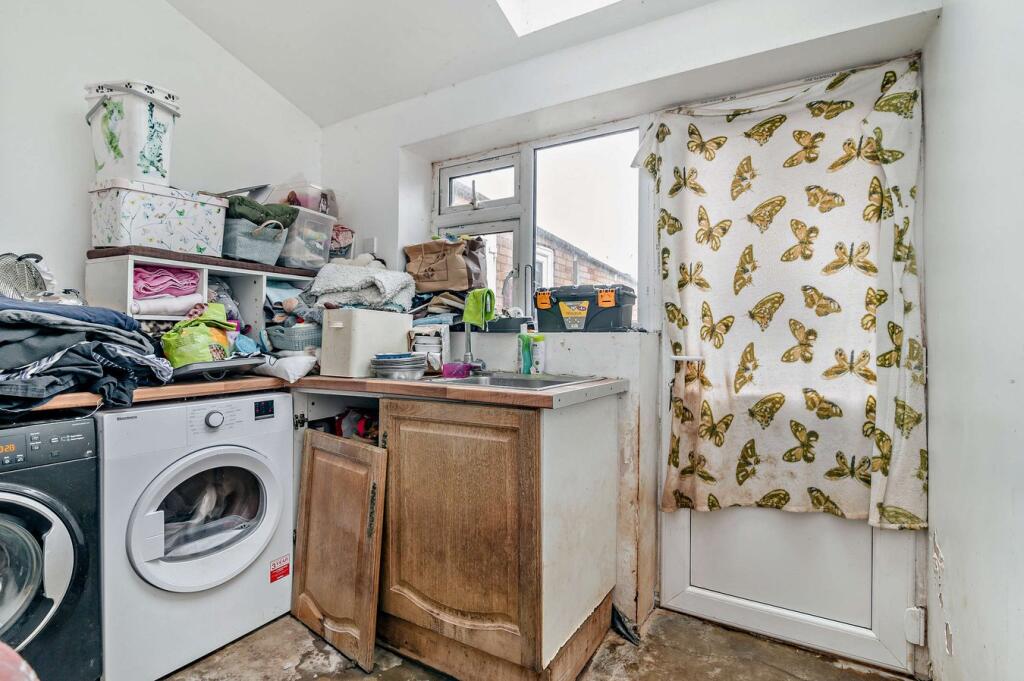 Holford Road, Bridgwater, TA6 – další