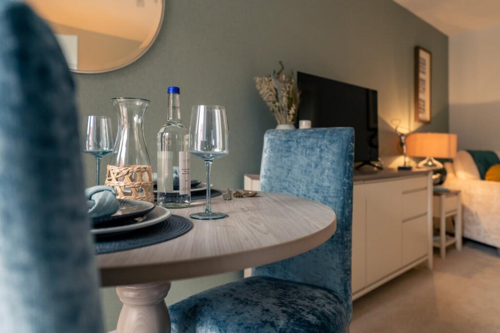 Apartment in Dorchester - View 2
