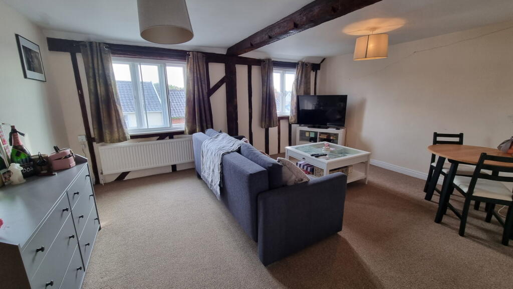 Apartment in East Suffolk, Framlingham - View 2