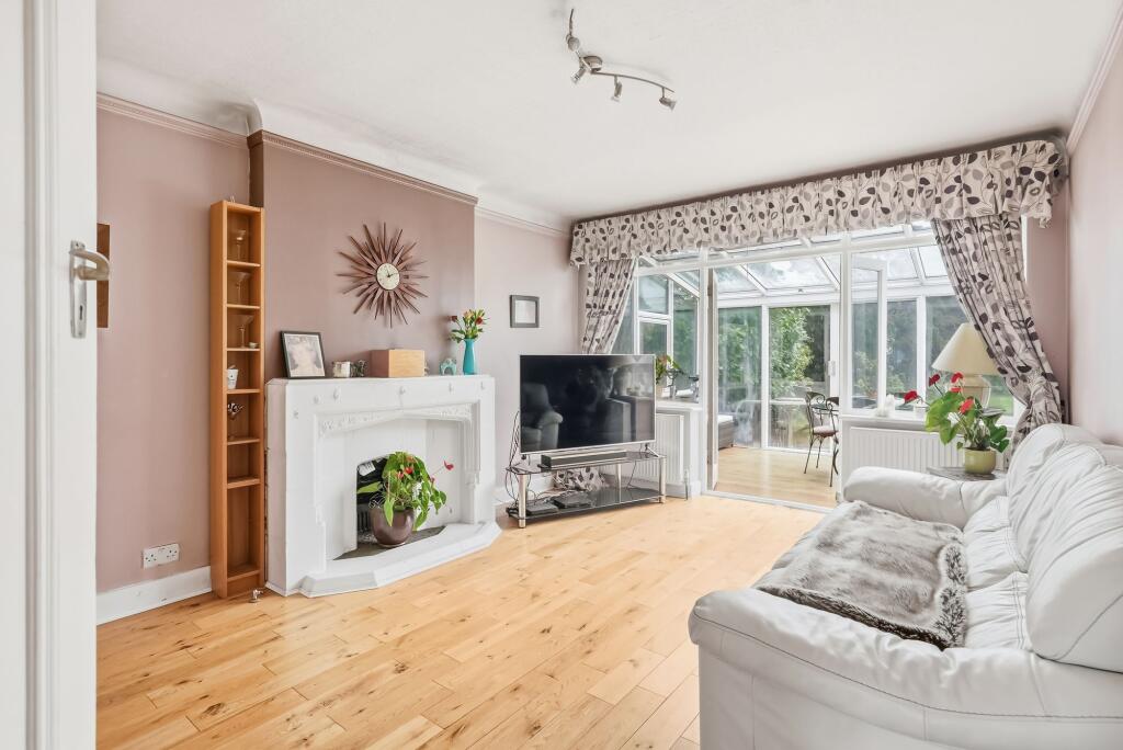 House in Epsom and Ewell, Stoneleigh - View 4