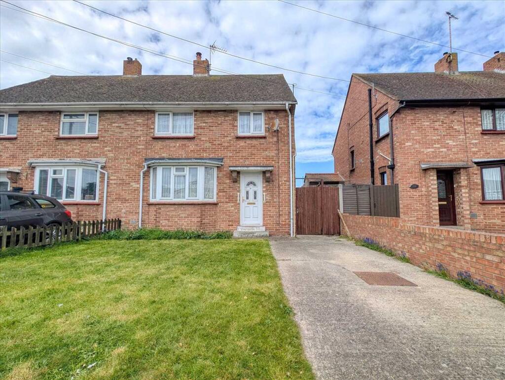 3-bed semi-detached on Chapel Road, Brightlingsea, £230,000