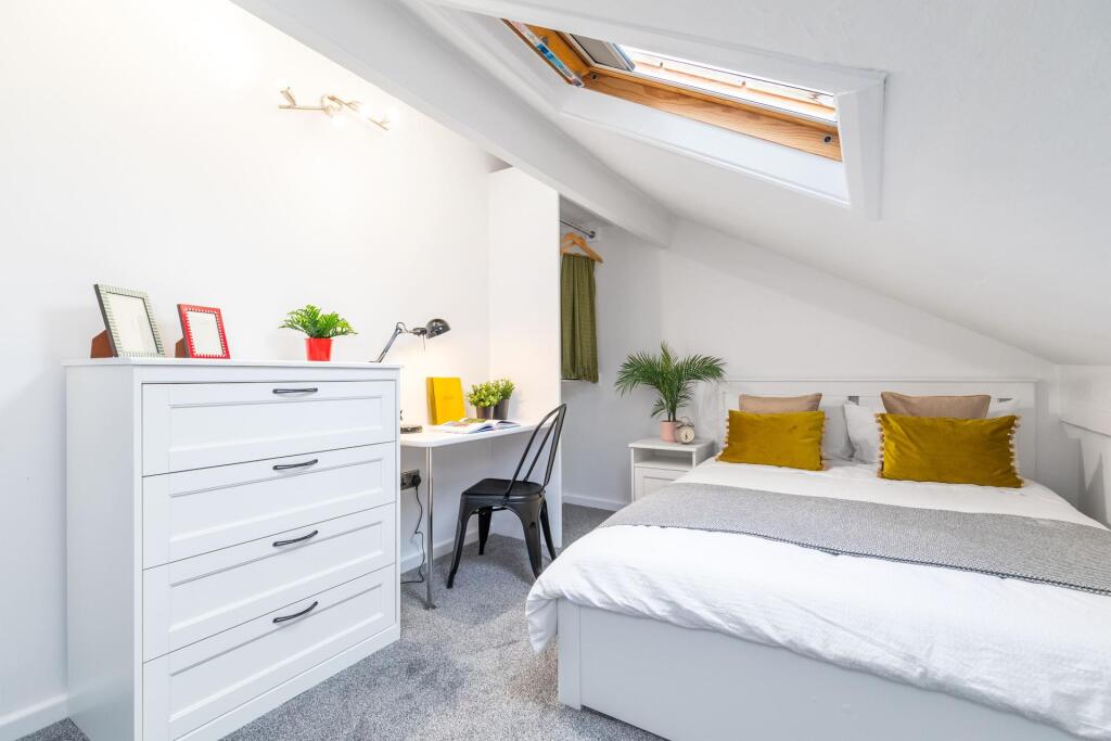 House in Leeds, West Yorkshire - More