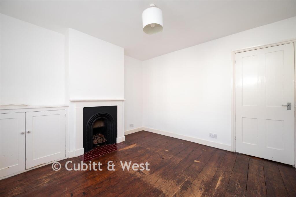 House in Mole Valley, Surrey - View 4