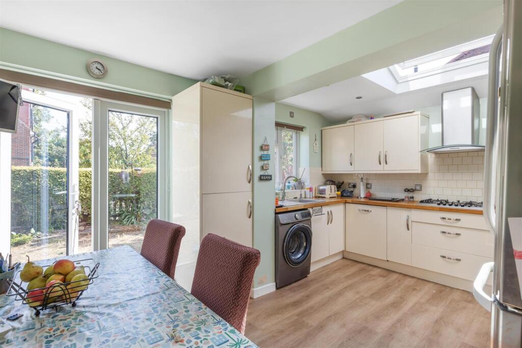 House in London - View 5