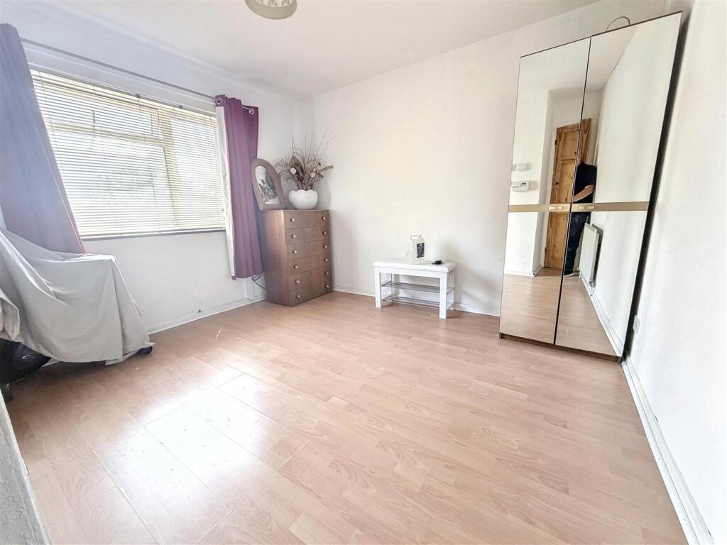 House in Milton Keynes, Stacey Bushes, Wolverton and Greenleys - View 6