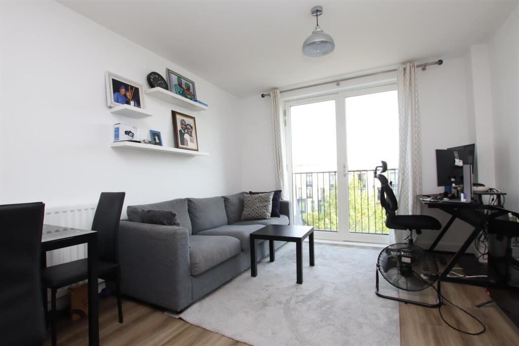 Main image of property: Victoria Bridge Road, Bath, BA2