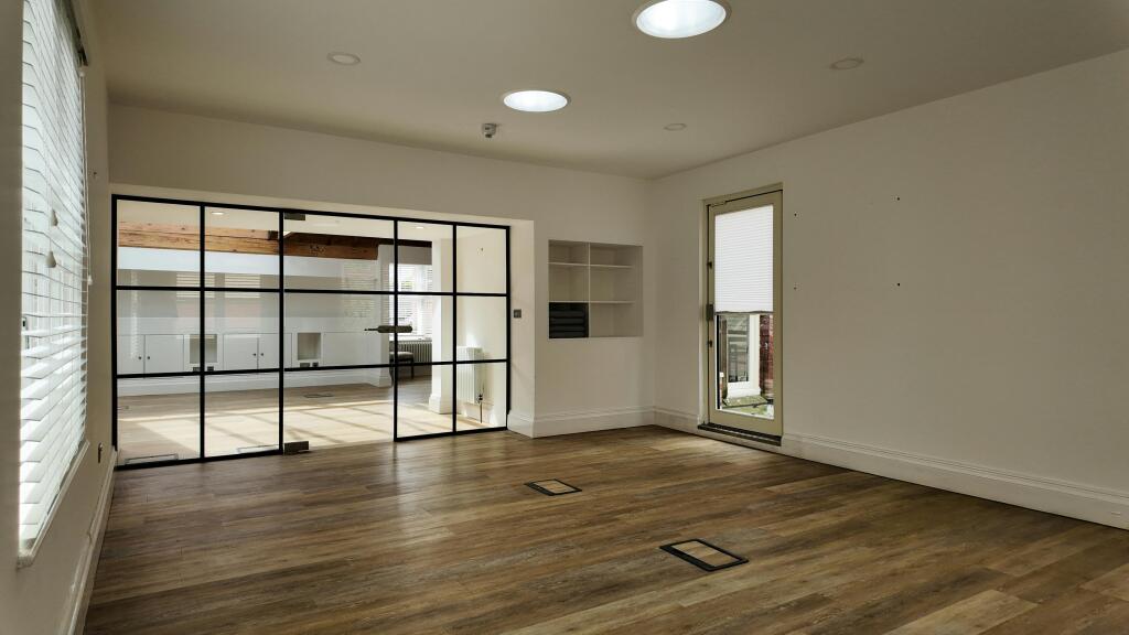 Derwent Room.8.JPG
