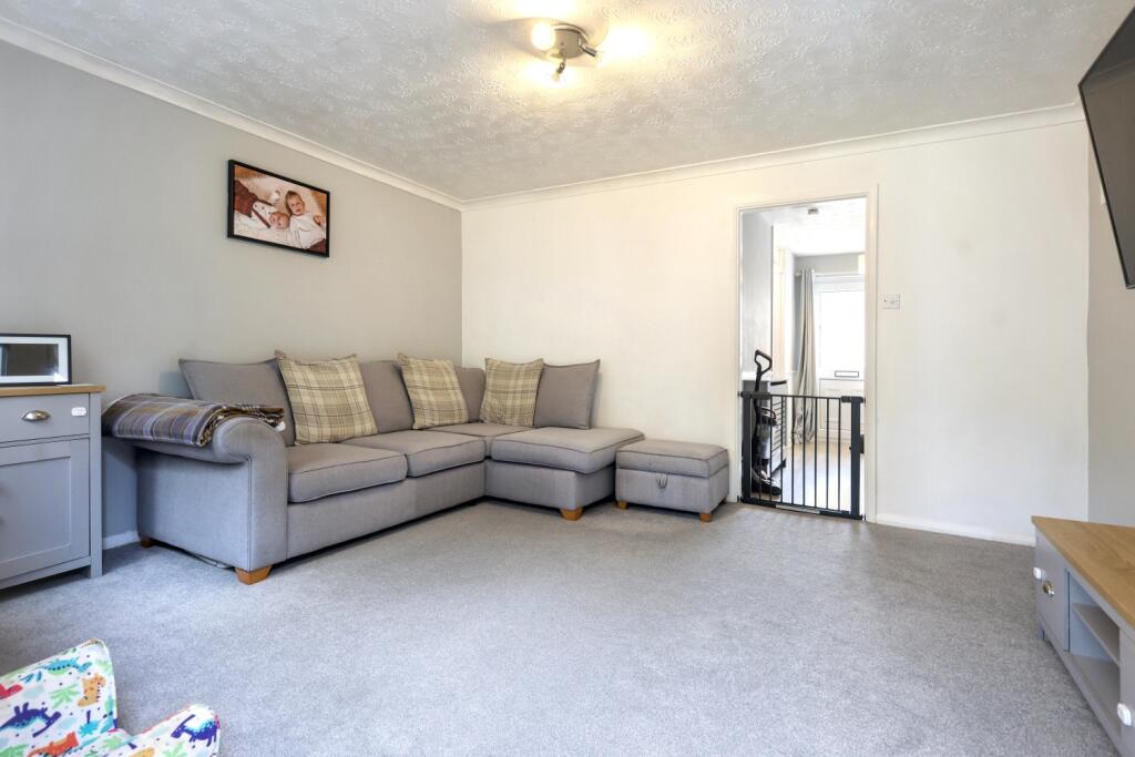 House in West Oxfordshire, Carterton - More