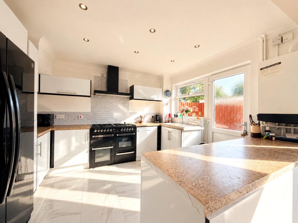 House in Bromley - View 2