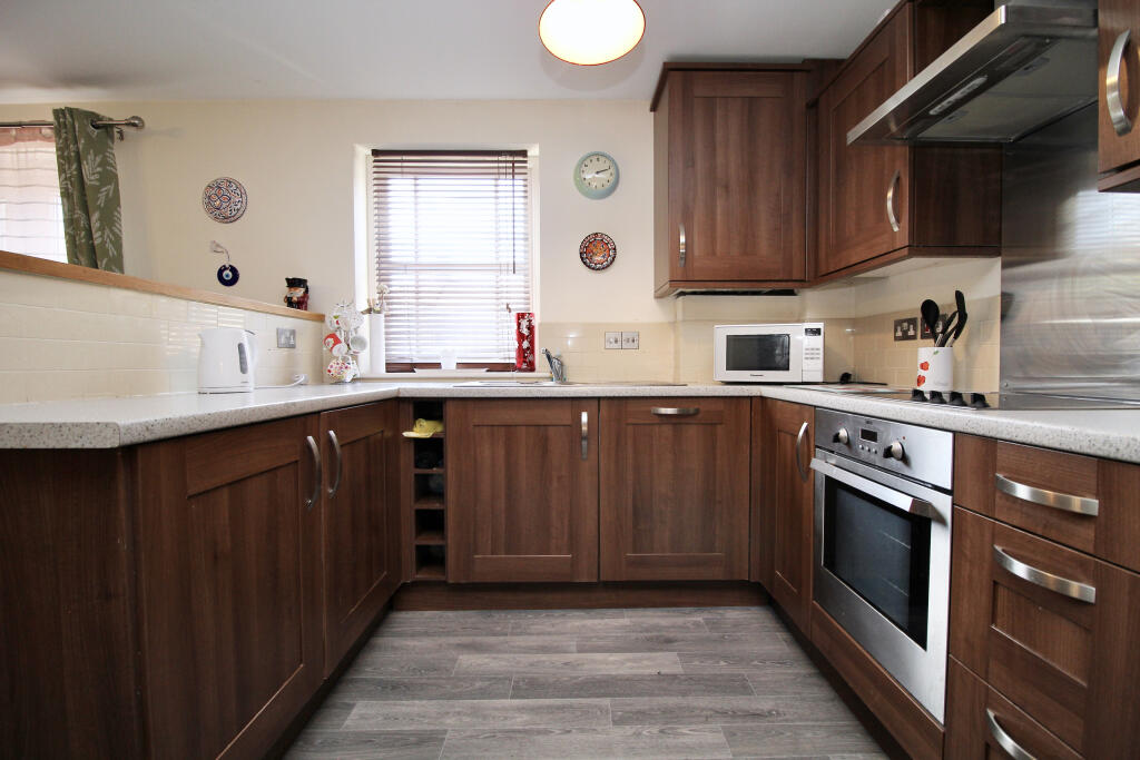 Apartment in Street, Somerset - View 5