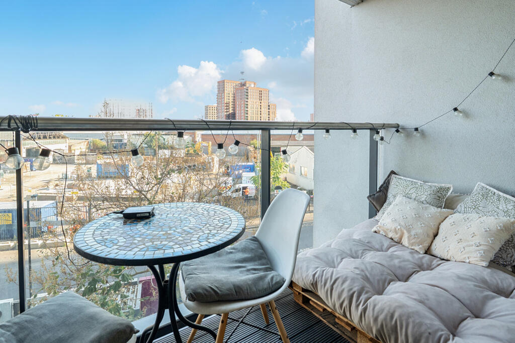 Apartment in London - View 4