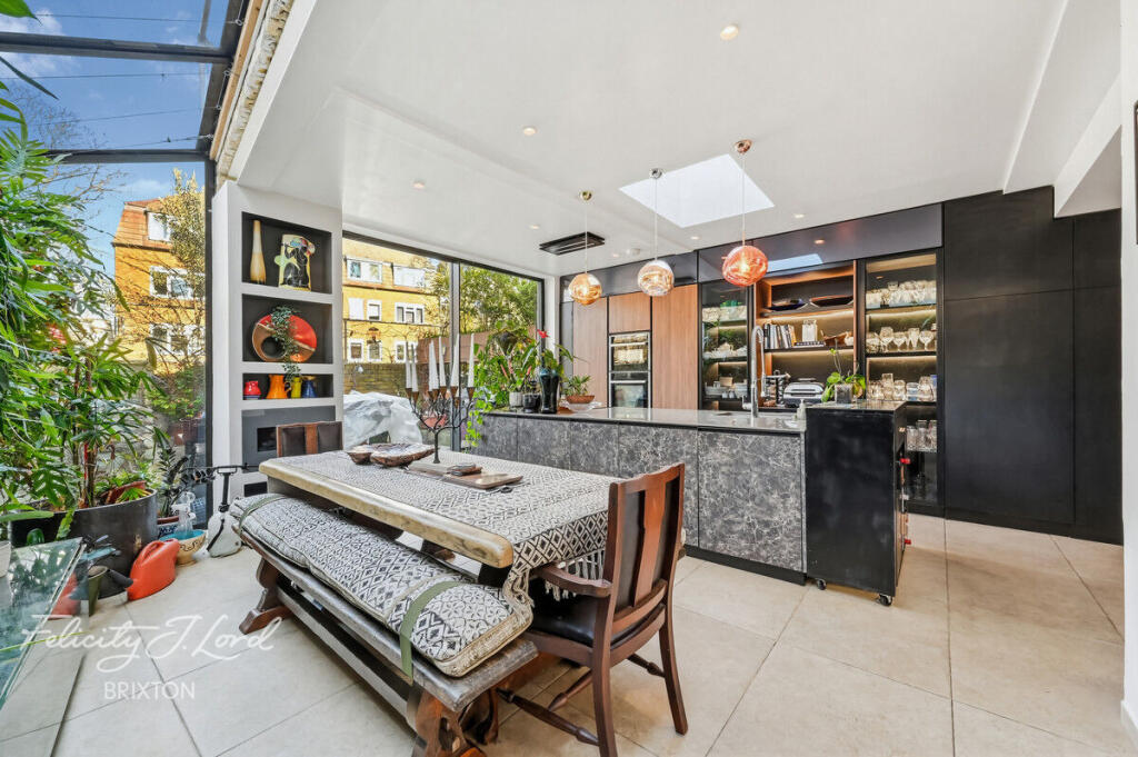 Main image of property: Inglis Street, London