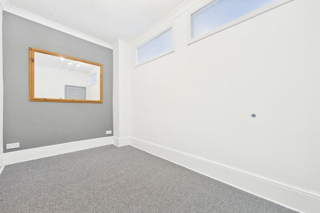 Apartment in Canterbury - View 4