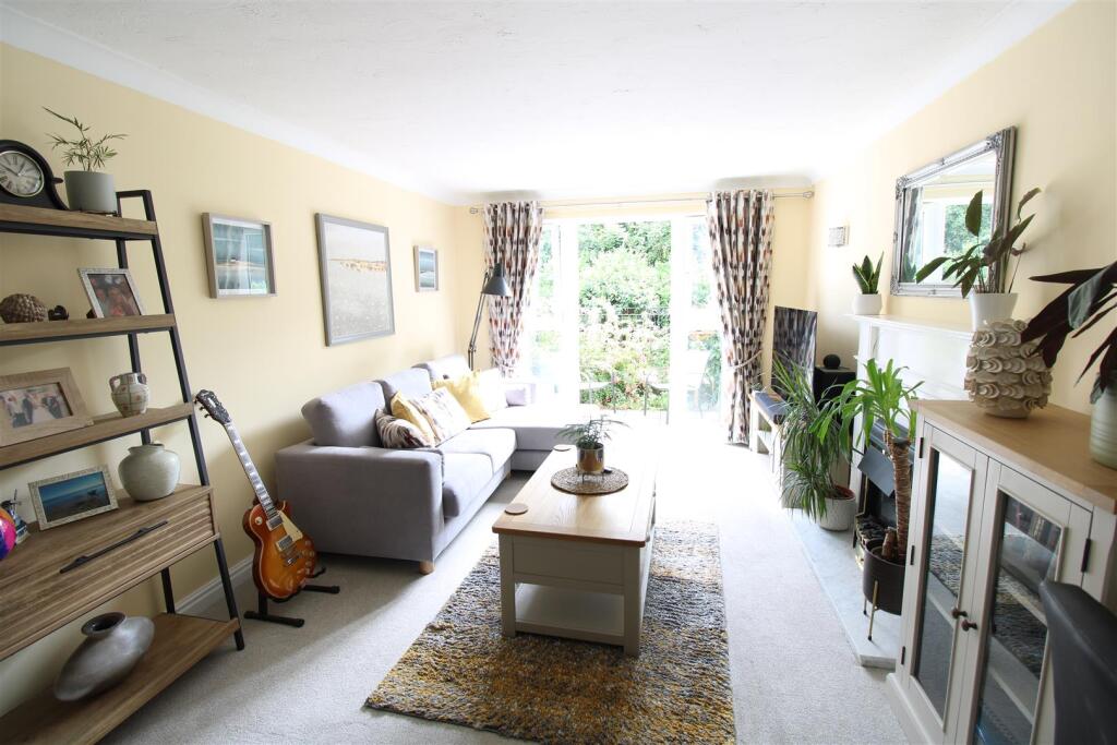 Main image of property: 24 Briary Court, Egypt Esplanade, Cowes
