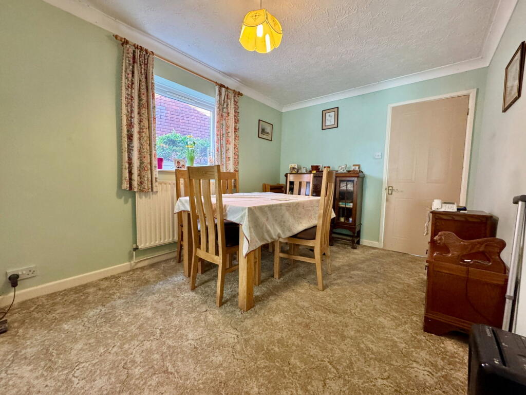 11 Bowers Park Drive, Woolwell, Plymouth photo 4