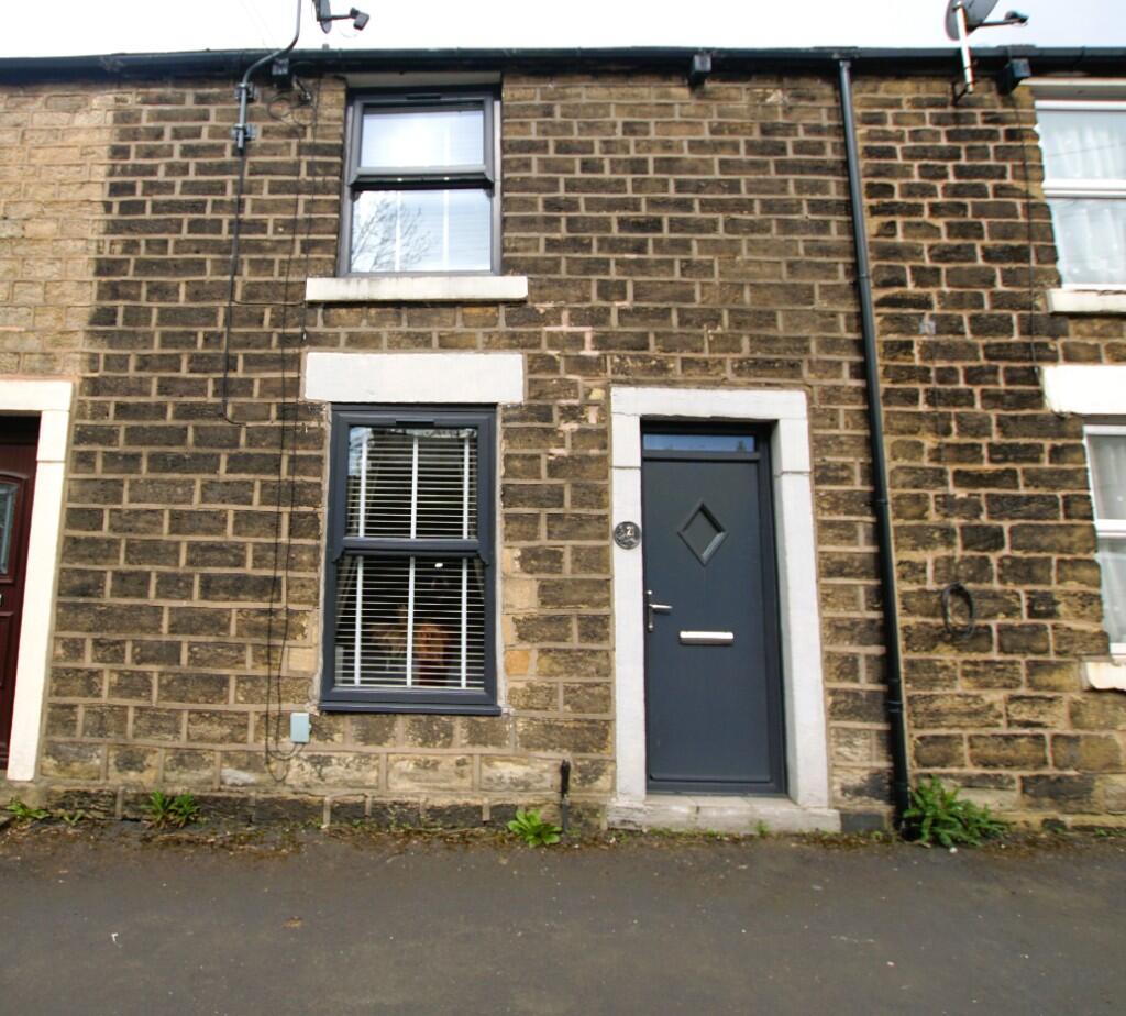 Main image of property: Primrose Lane, Glossop, SK13 8EW **STUNNING** 