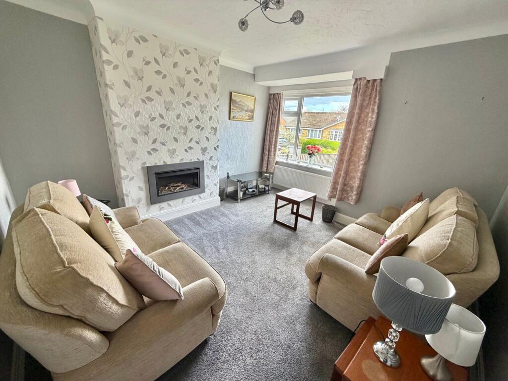 Florence Avenue, Wilsden, Bradford, BD15 photo 2