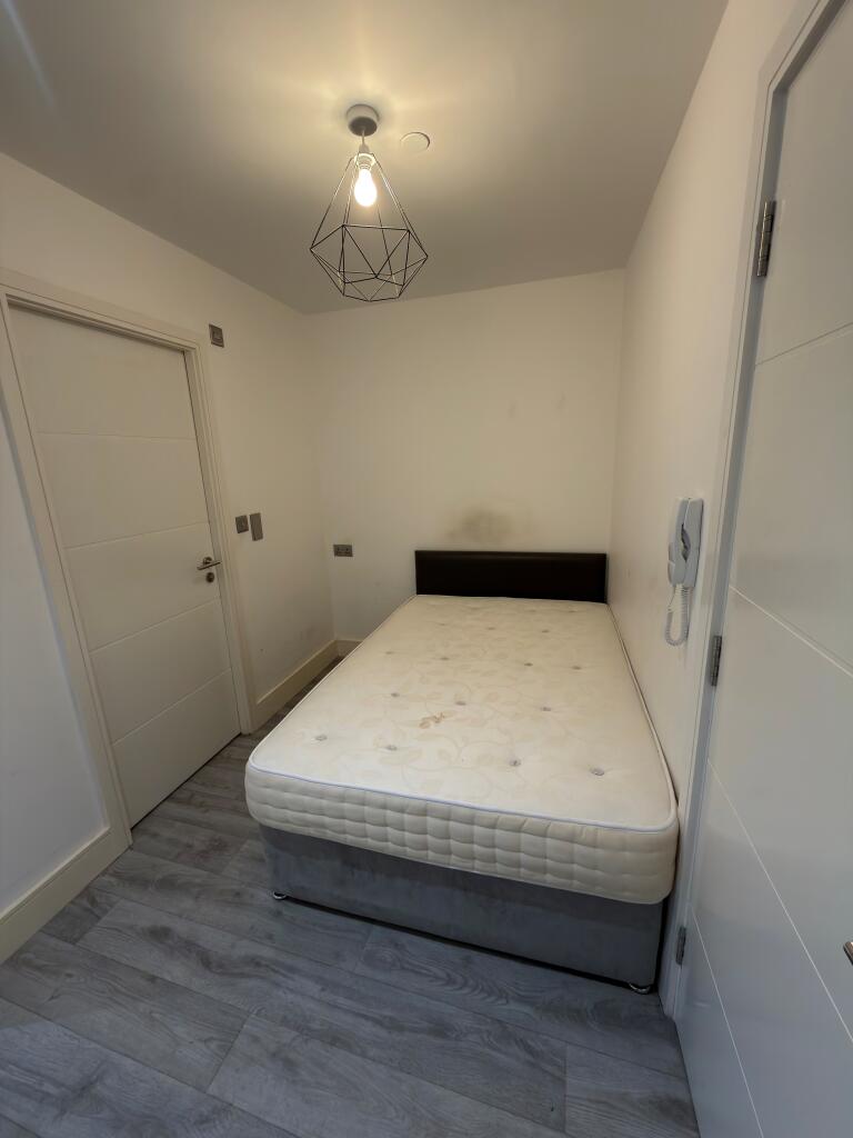 Apartment in Bangor, Upper Bangor - View 3