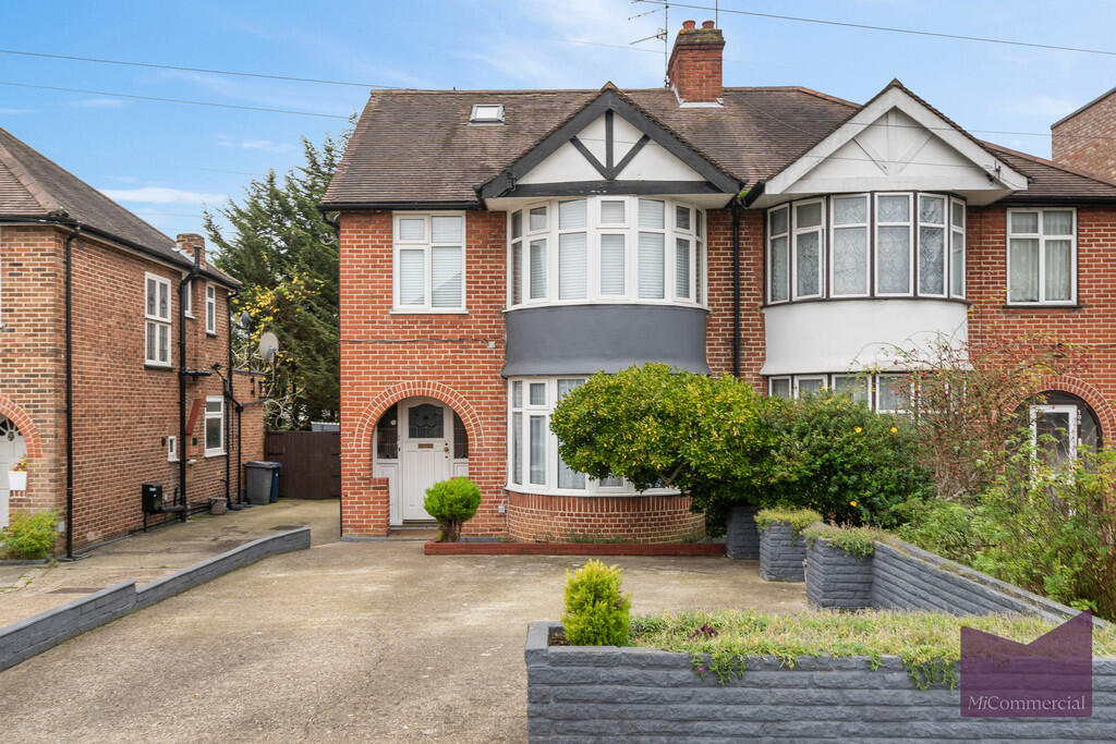 Main image of property: The Woodlands, N14