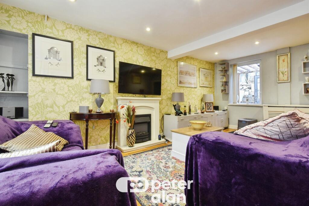 House in Cardiff, Aberaman South - View 4