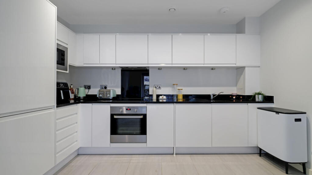 Apartment in London - View 5