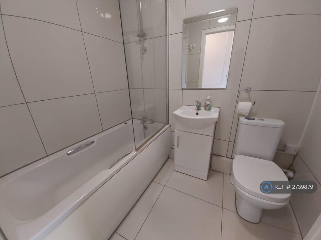 Additional image 4 of Hampton Court, Cradley Heath, B64