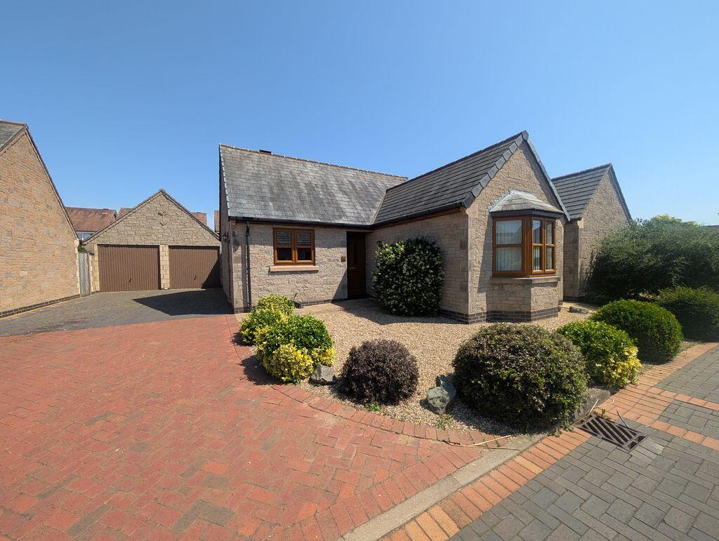 Main image of property: Arbury Garth, Nuneaton