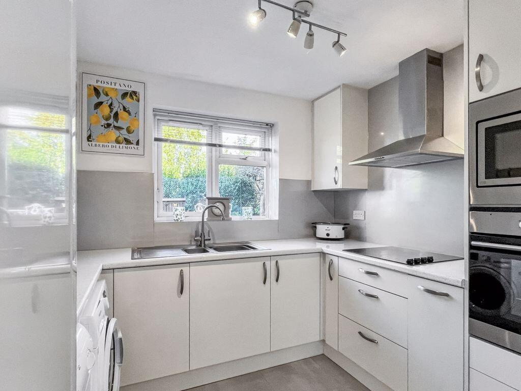 The Acorns - Retirement Apartment for Over 60's - No Chain photo 4