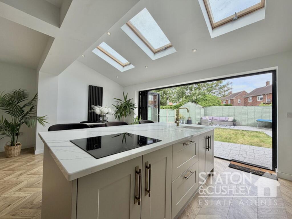 House in Ashfield, Sutton in Ashfield, Nottinghamshire - View 4