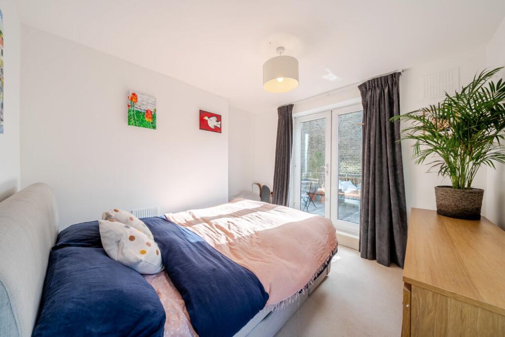 Apartment in London - More