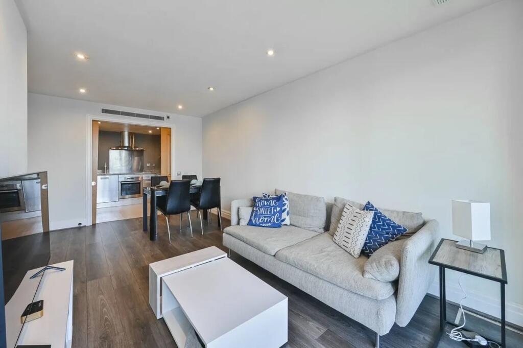 Apartment in London, Paddington - More
